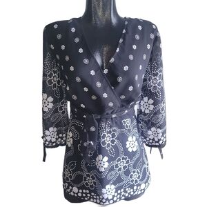 Penningtons black/white floral print faux wrap blouse Sz.18